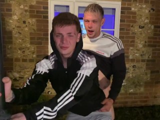 Harri Oakland Fucks Reece McKenzie Outside