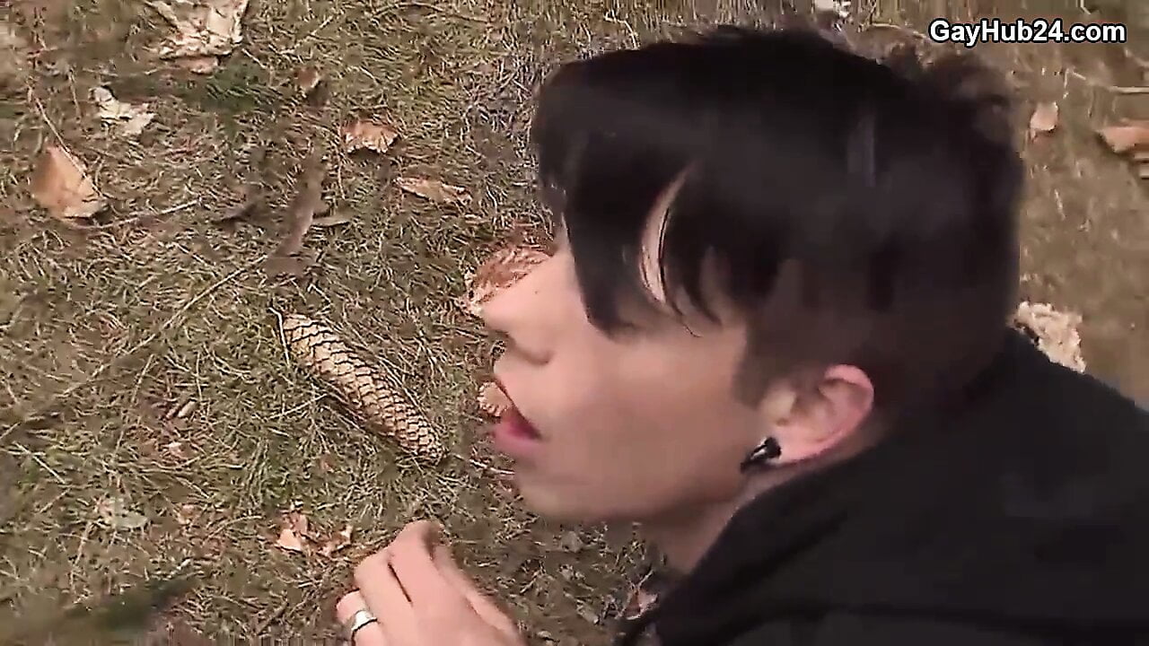 Outdoor gay sex in the woods. Cum on ass